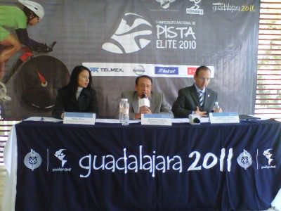 Volarán ciclistas en la pista panamericana Por Pablo Vázquez (@pablitovazquez1) Este fin de semana en el Velódromo Olímpico de las instalaciones del CODE Paradero, se llevará a cabo el Campeonato Nacional de Ciclismo como uno de los...