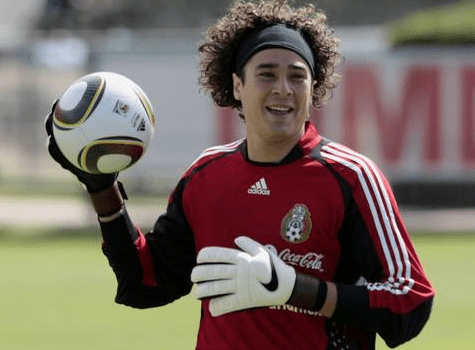 No volará Ochoa en Inglaterra Por Pablo Vázquez (@pablitovazquez1). ¿Cómo podemos definir la caída de la transferencia de Guillermo Ochoa del América al Fulham de Inglaterra? Será acaso una prueba más...
