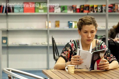 Con sus defectos y sus virtudes, FIL Guadalajara 2010 Por Diego Ramos. La Feria Internacional del Libro de Guadalajara cumplió con su vigésimo cuarta edición, todo un logro en uno de los países con el menor índice de lectura...