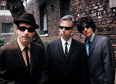 Por Redacción El Descafeinado. El octavo disco de los Beastie Boys por fin verá la luz tras un accidentado lanzamiento. Será el 19 de abril cuando estrenen Hot Sauce Committee...
