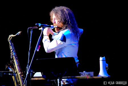 Por Diego Ramos / Fotos: Olga Carrillo. Con una noche espacial, Telefunka afianzó su conexión con el público tapatío en un concierto lleno de eclecticismos musicales....